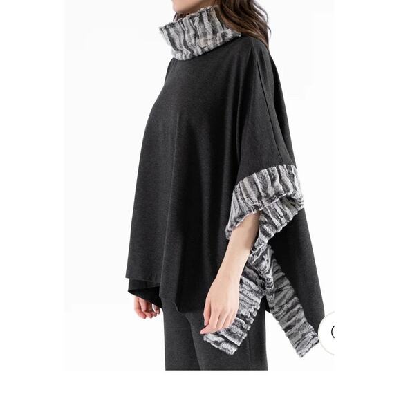 Capote SIAN Boho Cowl Neck Square Bamboo Fleece Poncho with Faux Fur Trim Sz S/M - Picture 6 of 13